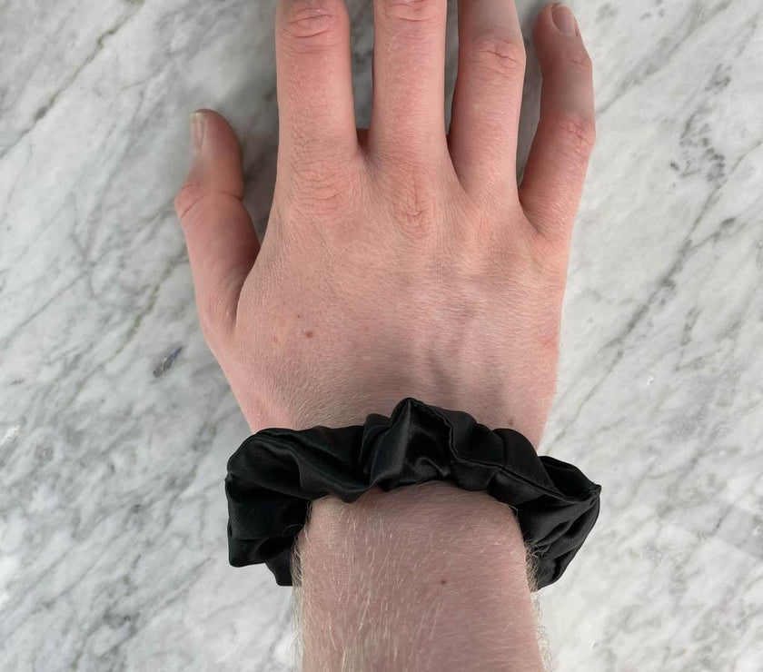 Black Silk Scrunchie - Regular